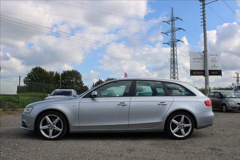 Audi A4 2,0 TDi  AUTOMAT, S-LINE - fotka 9 z 33