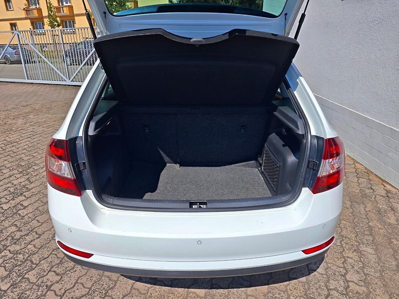 Škoda Rapid (2015) 1.2 TSi Spaceback Ambition + - fotka 6 z 42