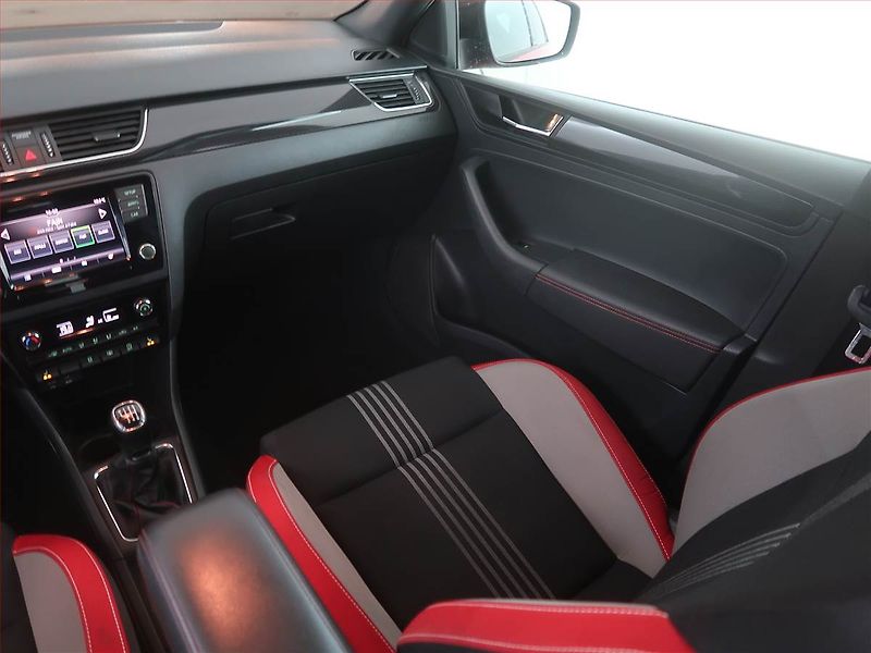 Škoda Rapid (2017) Monte Carlo 1.0 TSI, Bi-Xenony - fotka 8 z 18