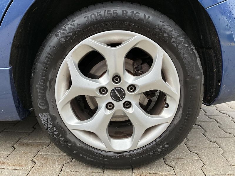 Ford Focus 1,6 TDCi-66kW,KOMBI,KLIMA,ALU - fotka 20 z 20