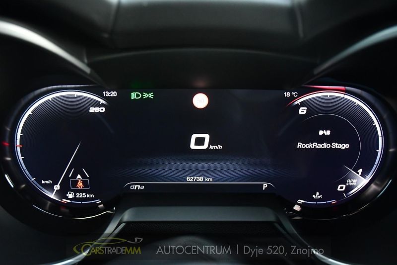 Alfa Romeo Stelvio 2.2D 16V 154kW Veloce AT8-Q4 - fotka 31 z 52