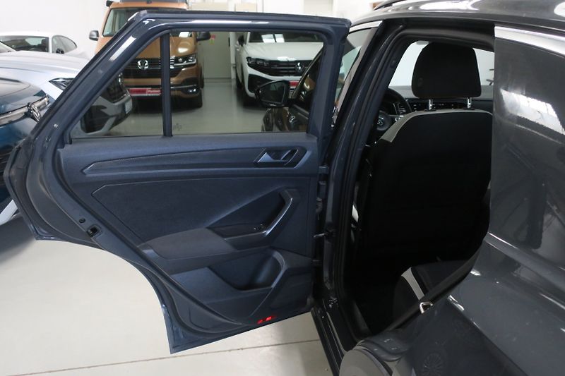 Volkswagen Multivan (2015) T6 2.0TDI Gen. SIX 4M DSG DCC - fotka 42 z 50