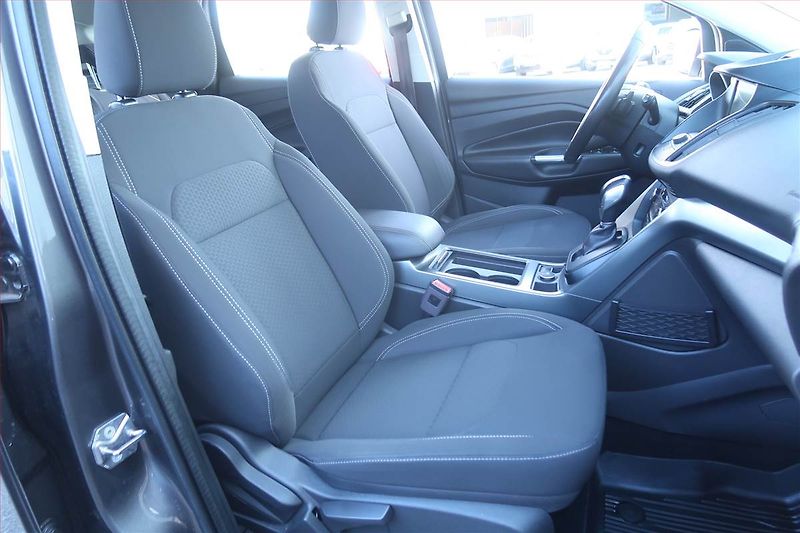 Ford Kuga (2017) 1.5 TDCi, Automat, Navi - fotka 9 z 22