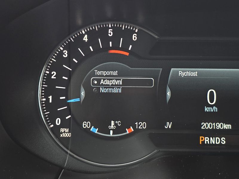 Ford S-MAX TITANIUM 2.0 132kW LED + NAVI - fotka 24 z 48