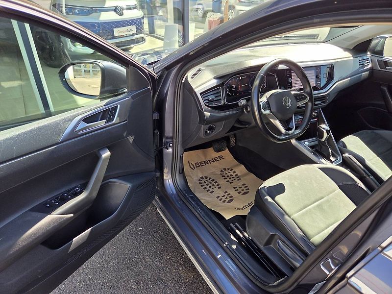 Volkswagen Taigo (2023) 1.0 TSI Style - fotka 9 z 42