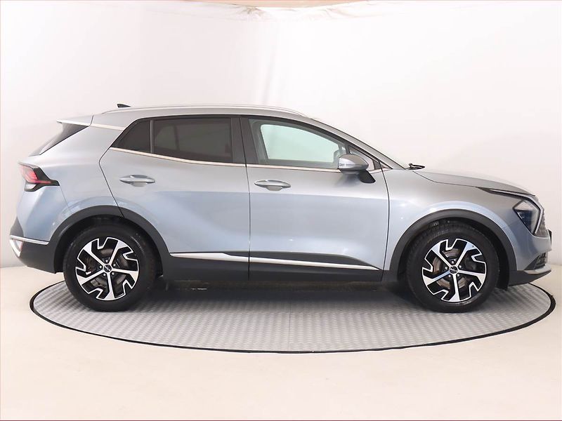 Kia Sportage (2022) 1.6 CRDi MHEV - fotka 6 z 21