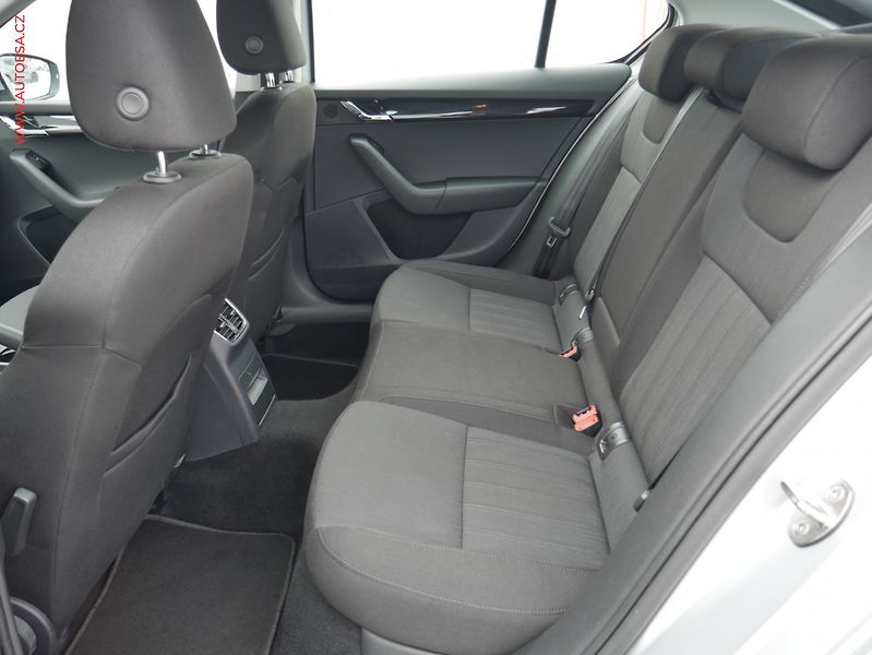 Škoda Octavia (2018) 1.6 TDi, ČR, Style, LED, navi - fotka 10 z 23