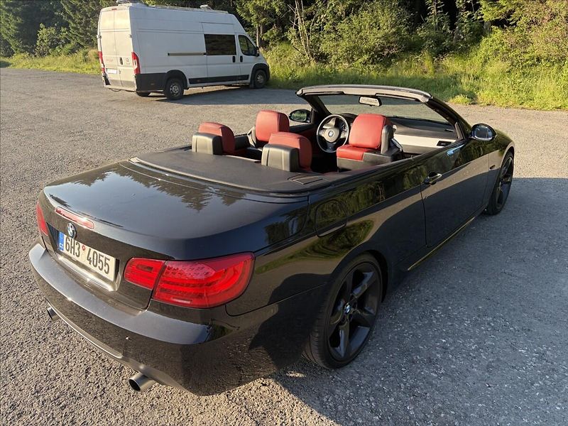 BMW Řada 3 3,0 335i M-paket, nehavarováno - fotka 3 z 9