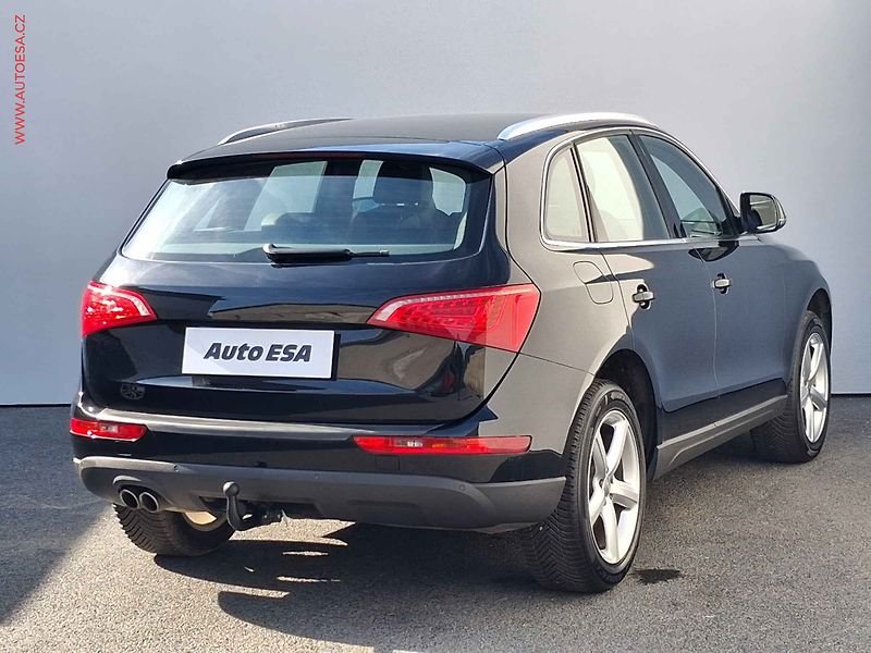 Audi Q5 (2012) 2.0 TDi quattro, S-line, TZ - fotka 4 z 15