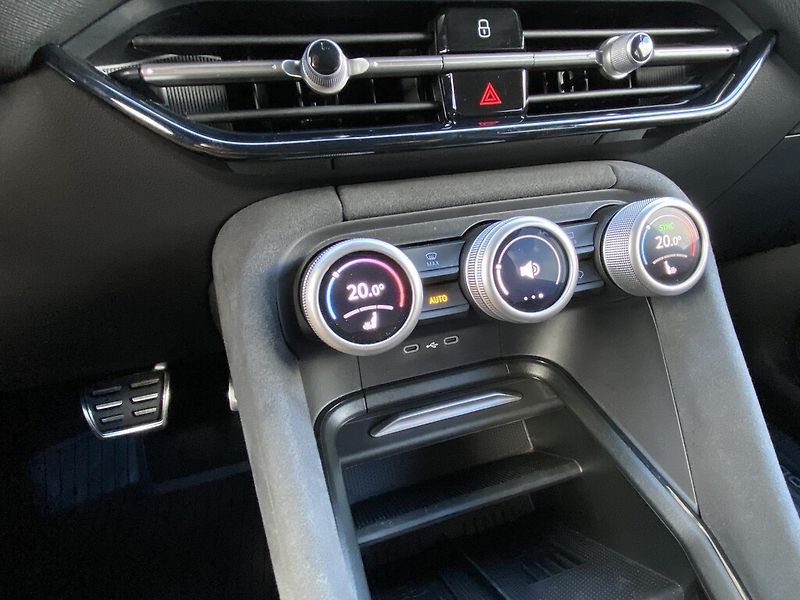 Škoda Kodiaq 2,0 TDI Sportline 4x4 DSG - fotka 24 z 30