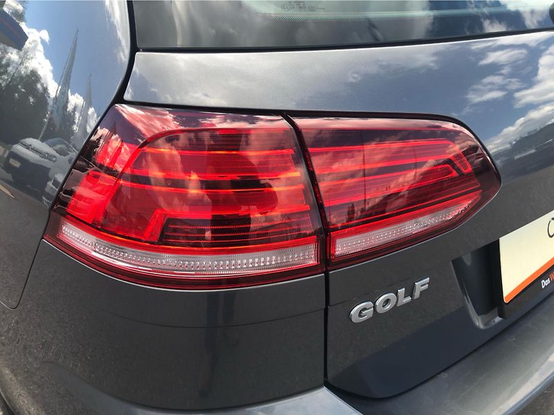 Volkswagen Golf Variant 2,0 TDI 4Motion - fotka 25 z 30