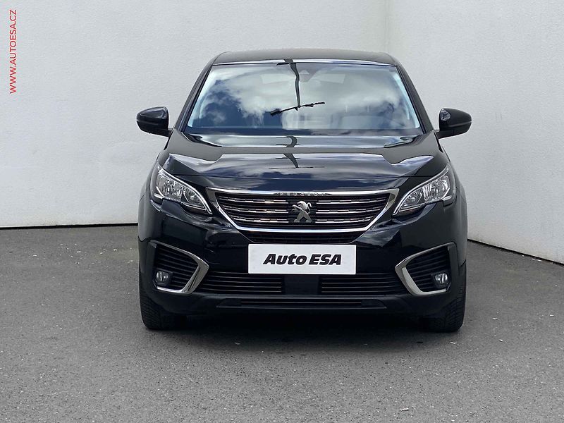 Peugeot 5008 (2019) 1.2 PT, AC, tempo, park.asist - fotka 2 z 15