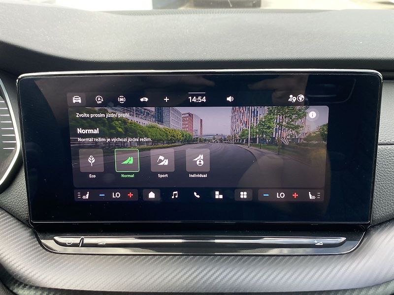 Škoda Octavia (2025) Combi 1.5 TSI DSG Sportline - fotka 17 z 38