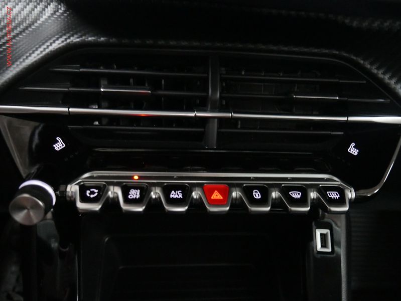 Peugeot 208 (2022) 1.2PT, 2.maj,ČR, LED, autoAC - fotka 18 z 20
