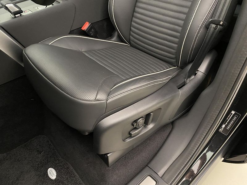 Land Rover Discovery P360 R-DYNAMIC SE AWD - fotka 15 z 42