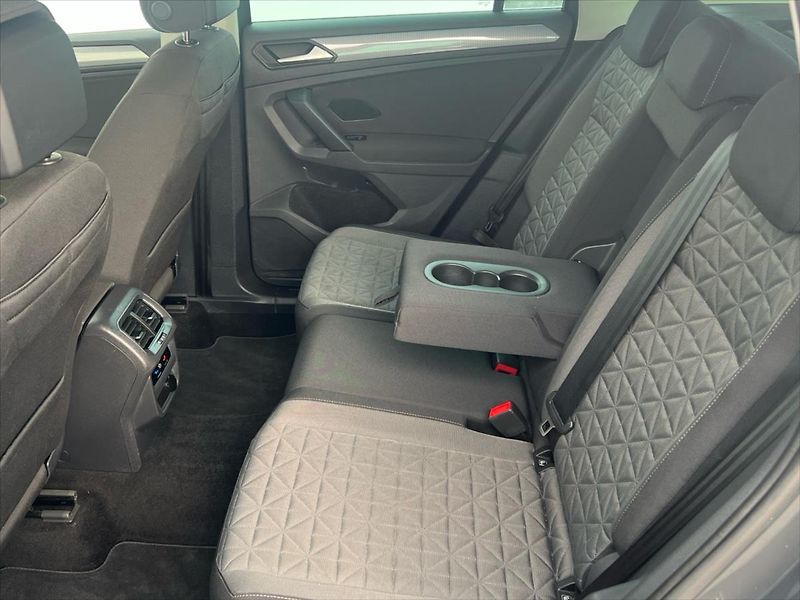 Volkswagen Tiguan 2,0 TDi 110kW 7DSG LIFE - fotka 13 z 27