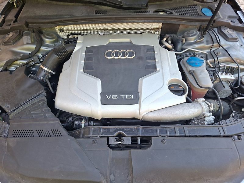 Audi A4 (2012) 3.0TDI 176kW 7A QUATTRO - fotka 34 z 39