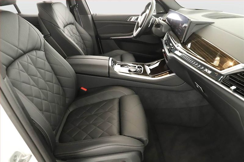 BMW X5 (2024) xDrive30d, Harman/kardon - fotka 7 z 23