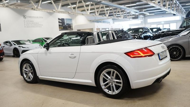 Audi TT Roadster 2.0 TDI  Manual - fotka 6 z 19