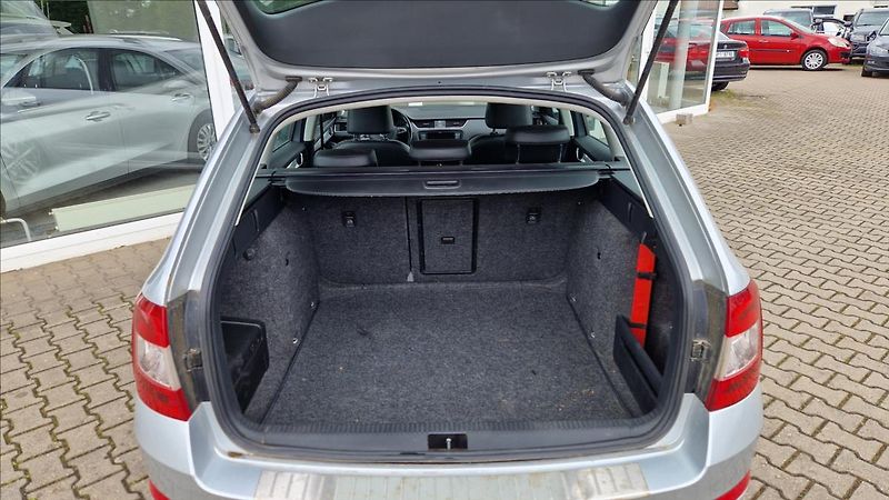 Škoda Octavia 2,0 TDI DSG KLIMA VÝHŘEV DIGI - fotka 10 z 34