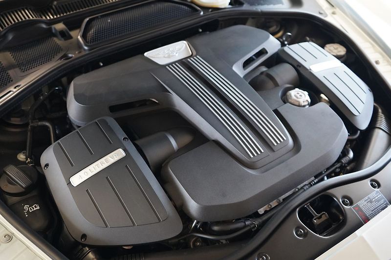 Bentley Continental GTC Mulliner, Masáže, Ventilace - fotka 49 z 52