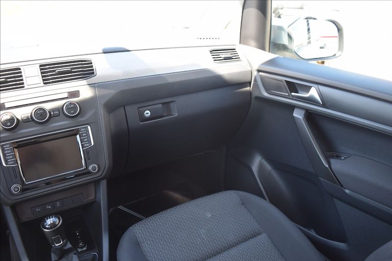 Volkswagen Caddy 2,0 TDI 75KW ODPOČET 2XPNEU - fotka 30 z 50
