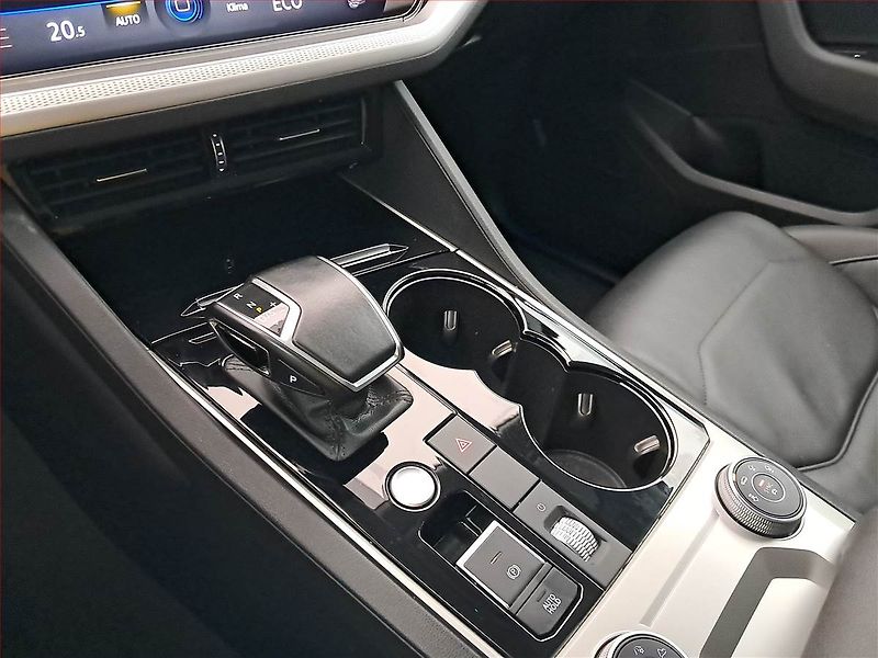 Volkswagen Touareg (2022) 3.0 TDI - fotka 15 z 19