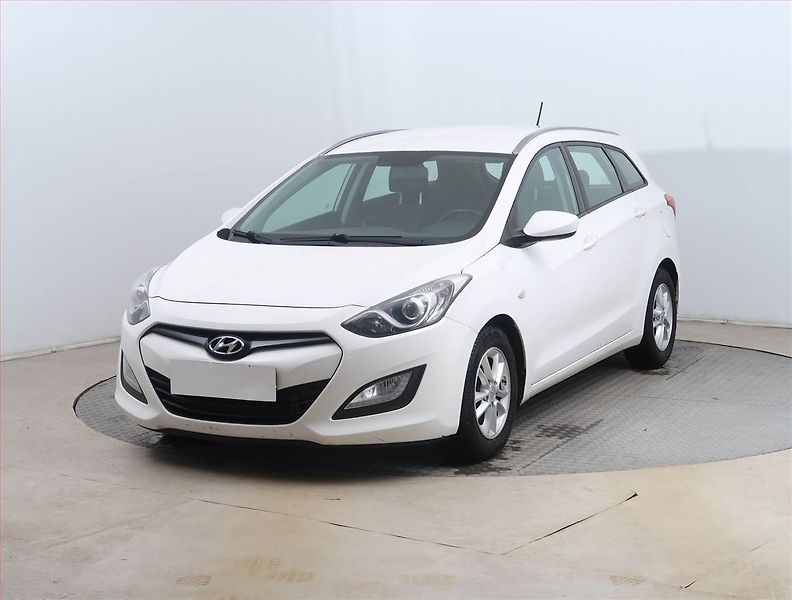 Hyundai i30 (2014) 1.6 CRDi, Tempomat - fotka 2 z 14