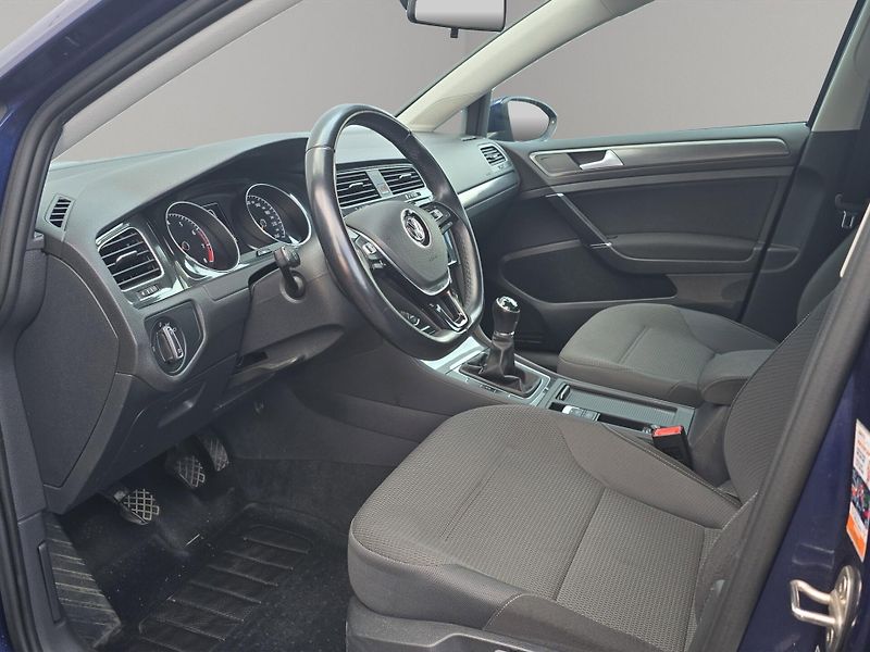 Volkswagen Golf (2018) VARIANT 1.0 TSi 81kW, ČR, serv - fotka 20 z 23