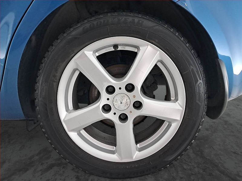 Kia Ceed (2011) 1.6 CVVT, po STK, jezdí dobře - fotka 15 z 19