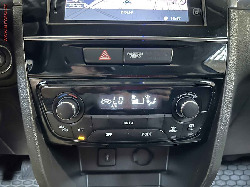 Suzuki Vitara (2017) 1.6i 4x4, 1.maj,ČR, LED, navi - fotka 15 z 16