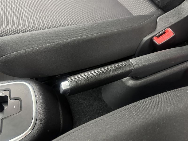 Škoda Citigo 1,0 AUTOMAT NAV SENZORY VÝHŘEV - fotka 20 z 30