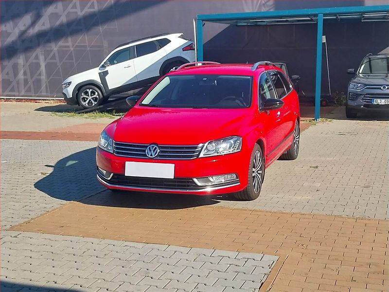 Volkswagen Passat (2015) 2.0 TDI, Navi, Xenony - fotka 2 z 17
