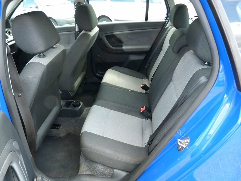 Škoda Fabia 1.2 HTP 51kw - fotka 11 z 16