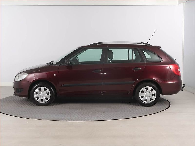 Škoda Fabia (2011) 1.2 TSI, Park. senzory - fotka 3 z 14