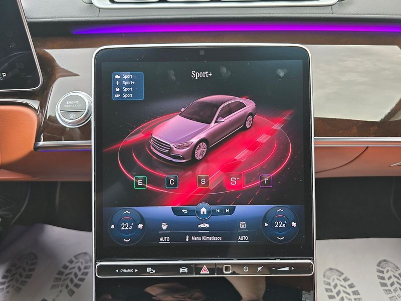 Mercedes-Benz Třídy S S500 4Matic L - fotka 24 z 37