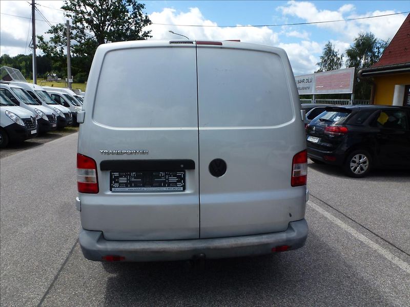 Volkswagen Transporter 2,0 TDI - fotka 9 z 31
