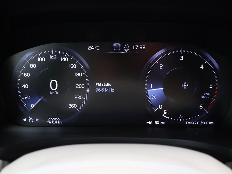 Volvo V60 2,0 D3 110kW Drive-E Momentum - fotka 16 z 30