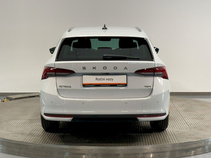 Škoda Octavia (2026) TOP SELECTION 2.0TSI 150KW MAT - fotka 9 z 34