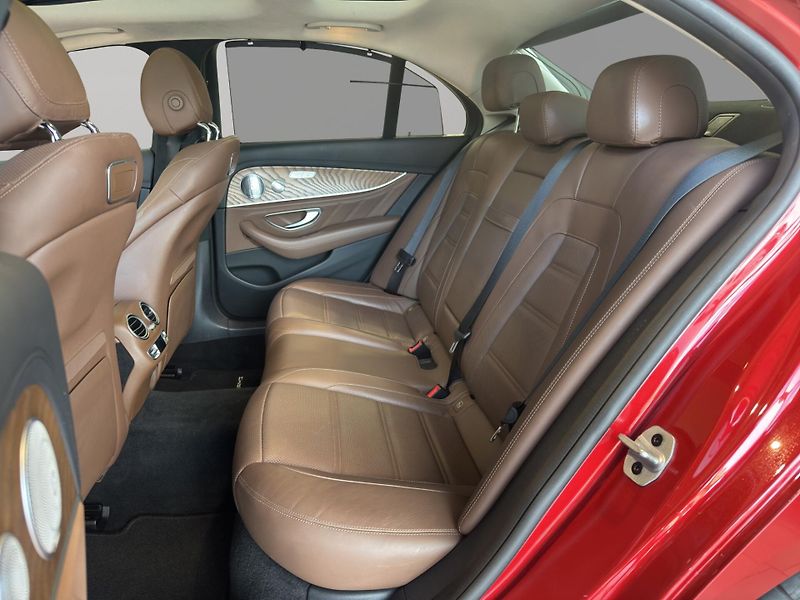 Mercedes-Benz Třídy E (2019) E53 AMG 4MATIC+ - fotka 22 z 27