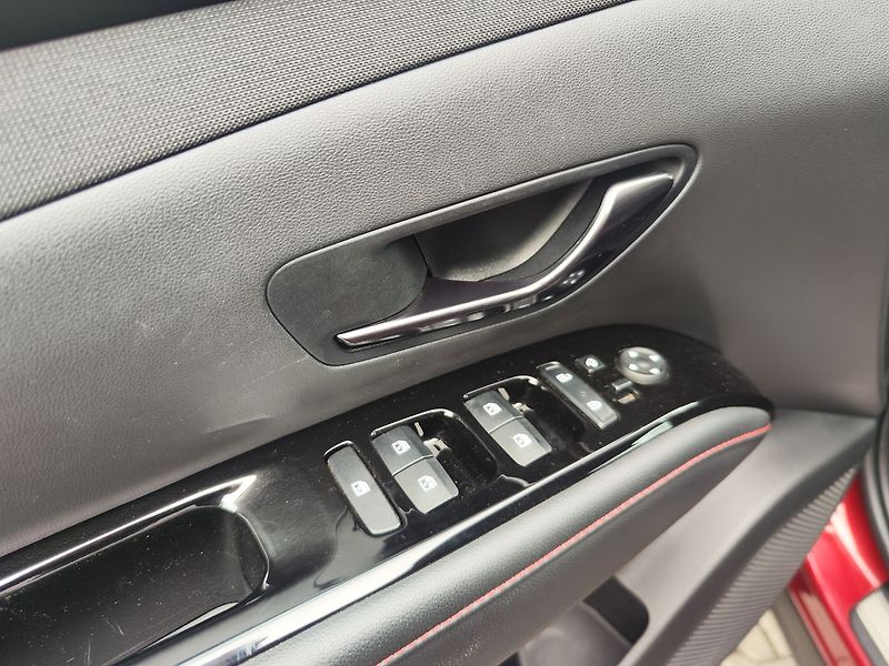 Hyundai Tucson 1.6 T-GDI/110kW N-Line - fotka 34 z 37