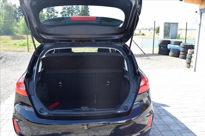 Ford Fiesta 1,0 i 73KW AUTOMAT NÍZKÉ KM - fotka 22 z 45