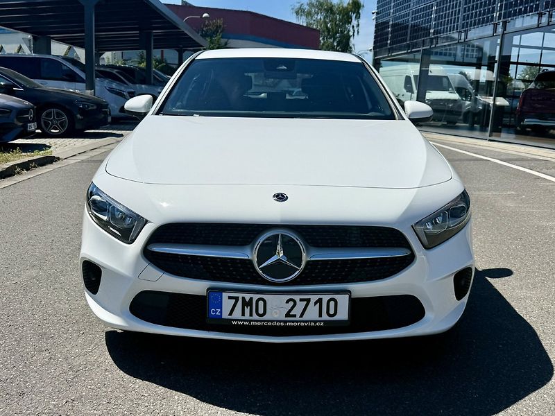 Mercedes-Benz Třídy A (2019) 180 d - fotka 2 z 31