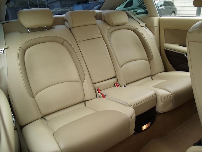 Citroën C6 (2008) Exclusive 3,0i - fotka 18 z 22
