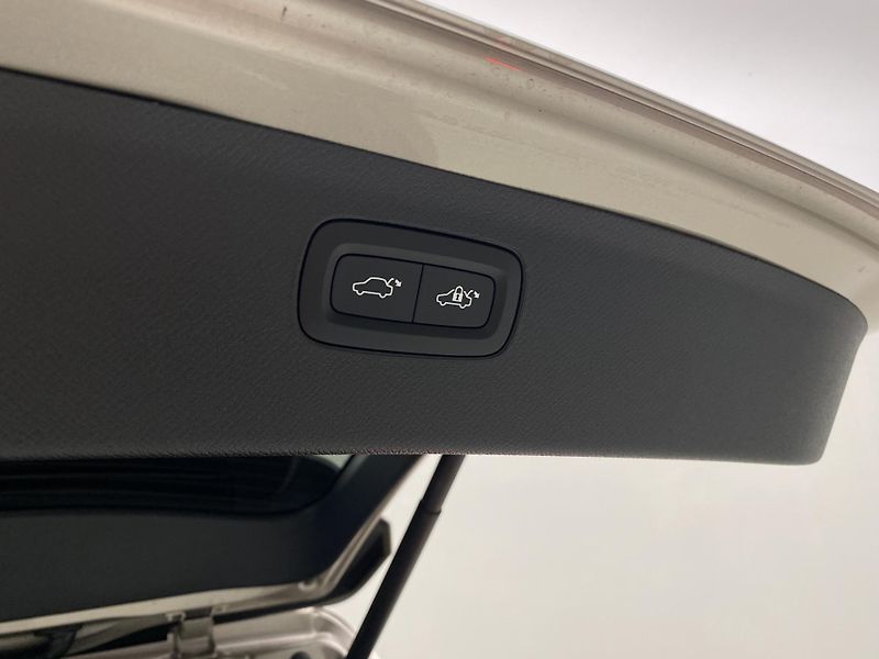 Volvo XC90 (2026) T8 AWD Plug-in BRIGHT ULTRA - fotka 23 z 76
