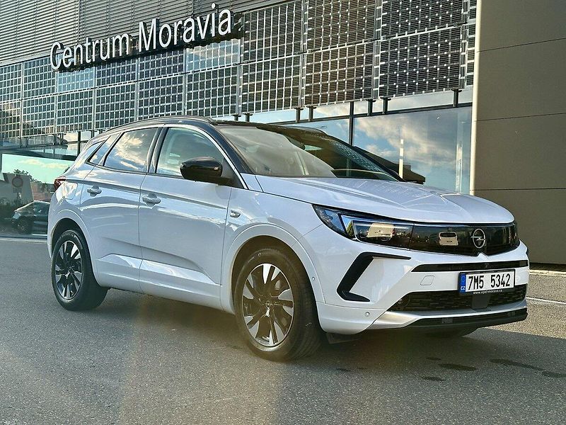 Opel Grandland (2022) ULTIMATE 1,2 Turbo AT8 - fotografie inzerátu
