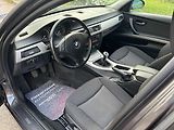 BMW Řada 3 320i  - náhled 25