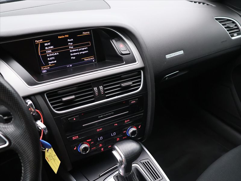 Audi A5 2,0 TDI 140kW quattro S-tronic - fotka 16 z 29