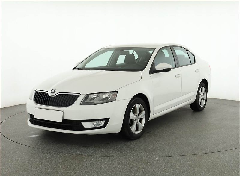 Škoda Octavia (2014) 1.6 TDI, Tempomat - fotka 2 z 14