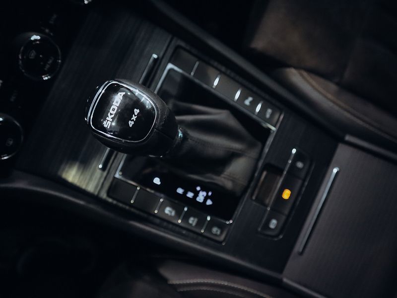 Škoda Superb 2.0TDI 147kW Style 4x4 DSG - fotka 19 z 35